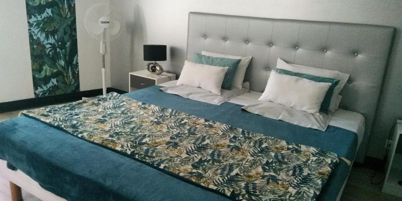 Belvès Madelon IV B&B 외부 사진